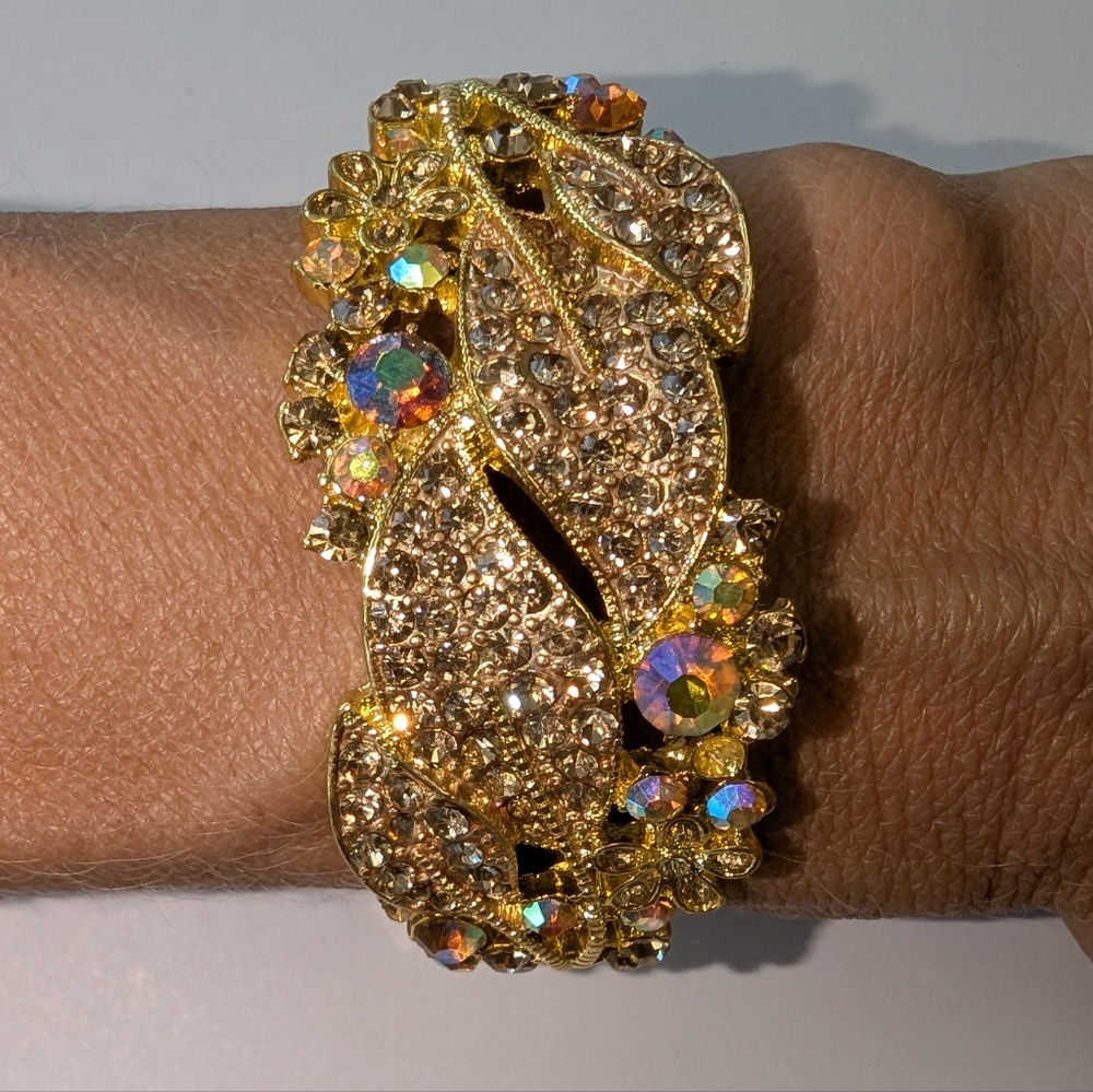 EVC GOLD TONE HINGE BRACELET CRYSTAL RHINESTONES